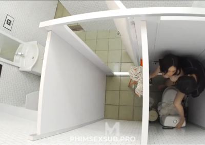 Trải nghiệm puplic em cave hàng ngon trong toa let công cộng cực sướng